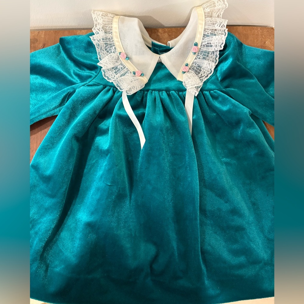Vintage baby dress. 
Rare Editions 24months